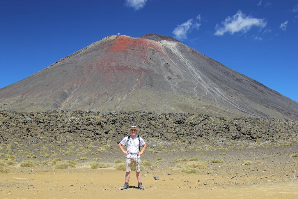 לינה וארוחת בוקר Kuratau Tongariro Adventures מראה חיצוני תמונה